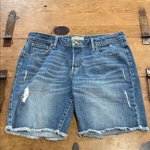 Woman’s GUESS Distressed Button Fly Jean Shorts Size 30
